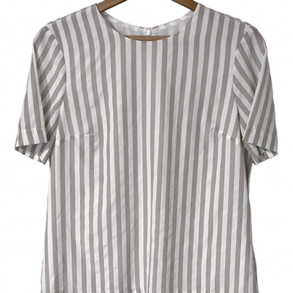 Iris Setlakwe Gray and White Boxy Short Sleeve Blouse